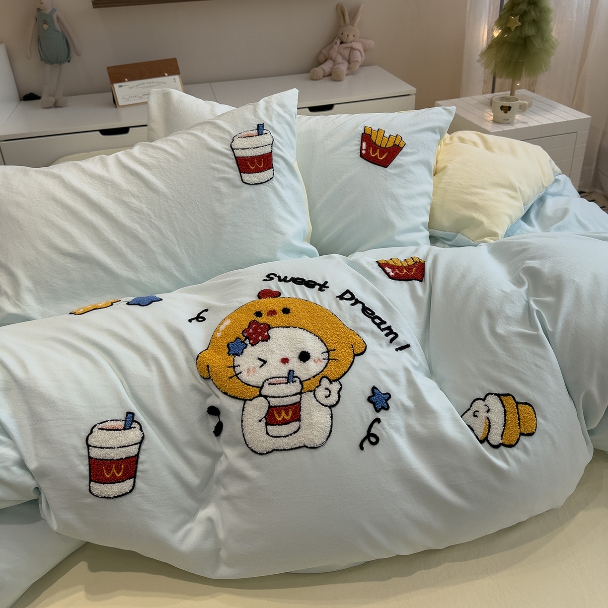91家纺网 家纺一手货源 找家纺 曼谷家纺 2026新款卡通水洗棉毛巾绣四件套被套 可乐薯条-薄荷芝士