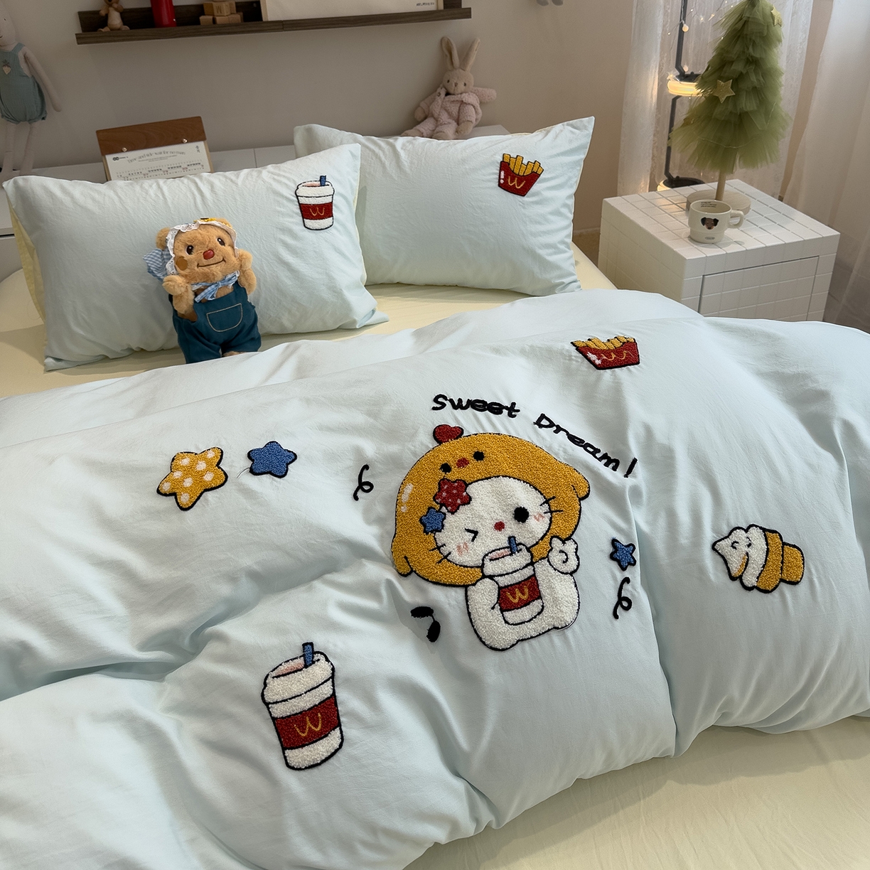 91家纺网 家纺一手货源 找家纺 曼谷家纺 2026新款卡通水洗棉毛巾绣四件套被套 可乐薯条-薄荷芝士