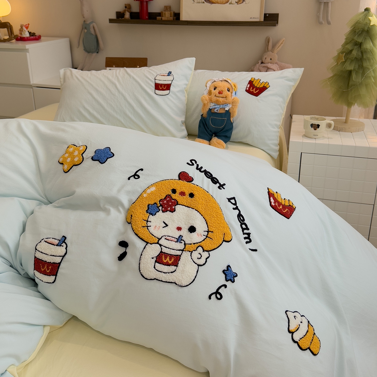 91家纺网 家纺一手货源 找家纺 曼谷家纺 2026新款卡通水洗棉毛巾绣四件套被套 可乐薯条-薄荷芝士