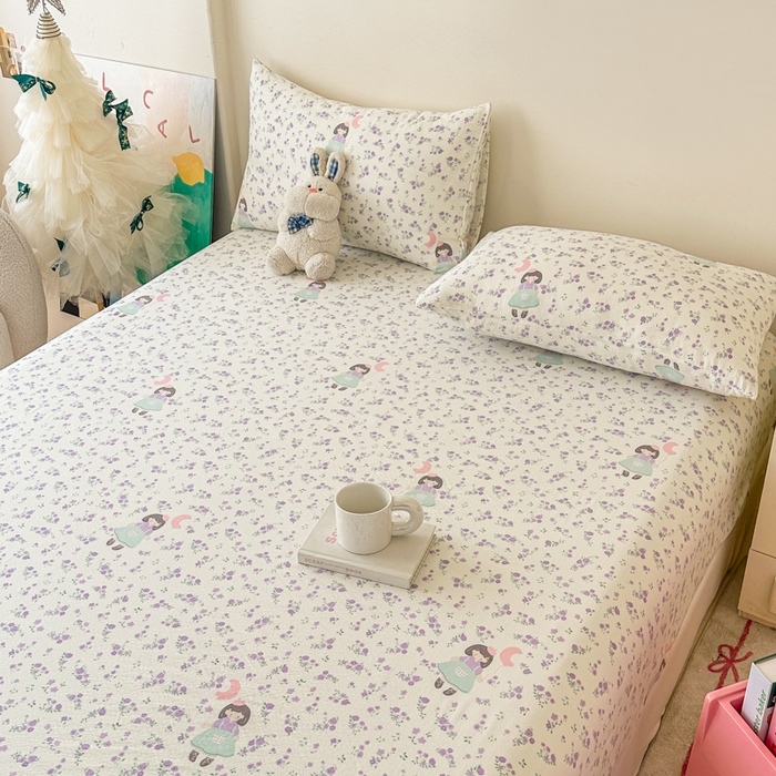 91家纺网 家纺一手货源 找家纺 温眠家纺 2025春夏新款云感棉双层纱床笠单床笠枕套三件套场景二 思念女孩