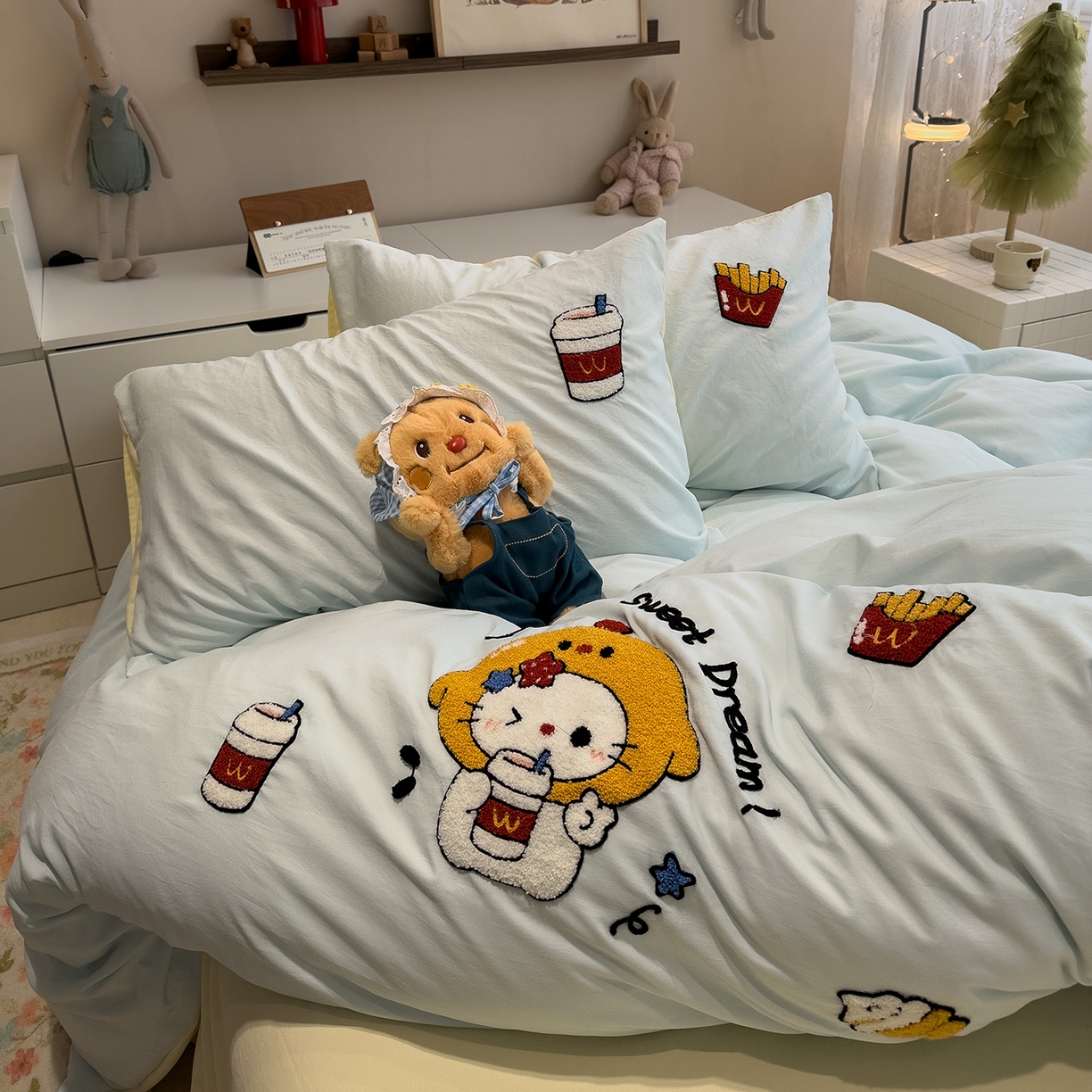 91家纺网 家纺一手货源 找家纺 曼谷家纺 2026新款卡通水洗棉毛巾绣四件套被套 可乐薯条-薄荷芝士