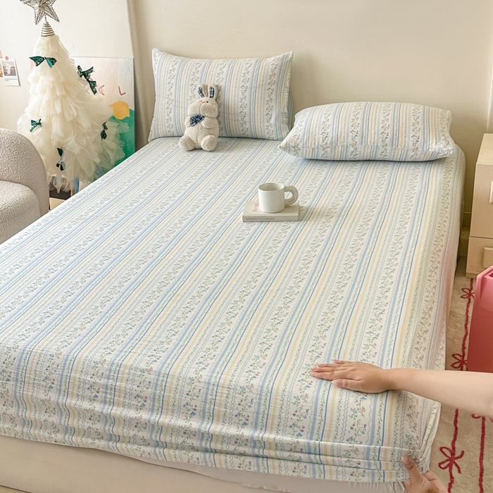 91家纺网 家纺一手货源 找家纺 温眠家纺 2025春夏新款云感棉双层纱床笠单床笠枕套三件套场景二 洛克庄园