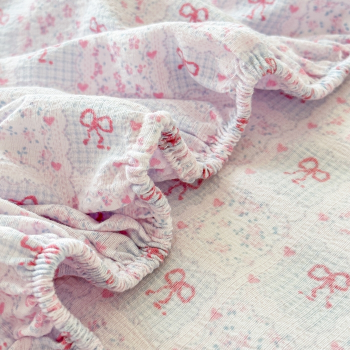 91家纺网 家纺一手货源 找家纺 温眠家纺 2025春夏新款云感棉双层纱床笠单床笠枕套三件套场景二 琉璃瓦梦