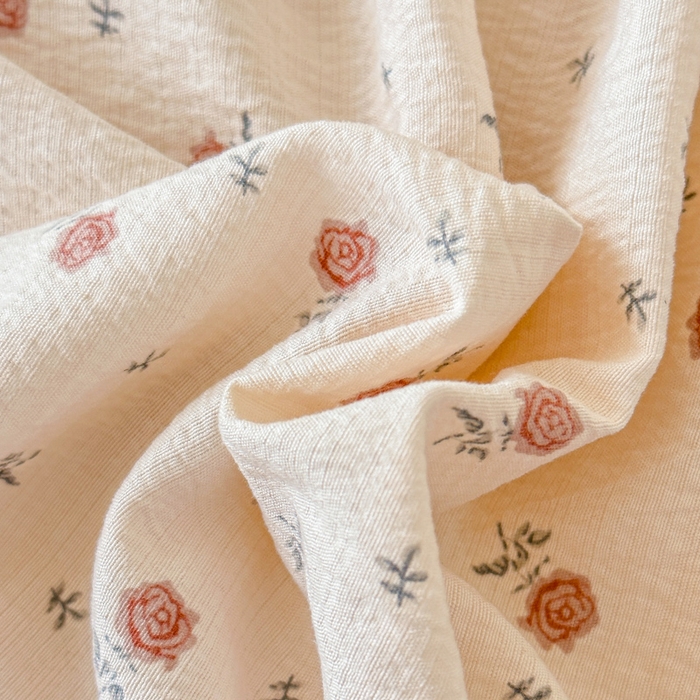 91家纺网 家纺一手货源 找家纺 温眠家纺 2025春夏新款云感棉双层纱床笠单床笠枕套三件套场景二 旧梦难续