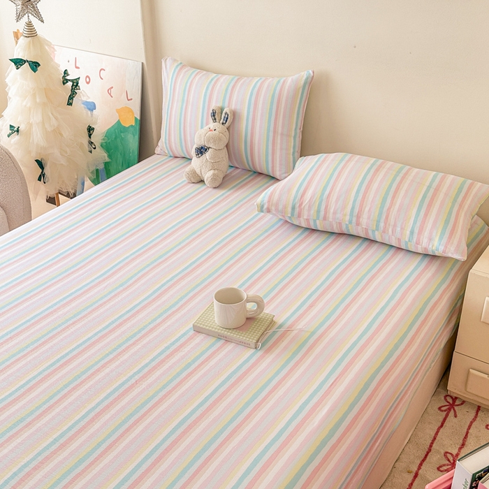 91家纺网 家纺一手货源 找家纺 温眠家纺 2025春夏新款云感棉双层纱床笠单床笠枕套三件套场景二 遇见彩虹