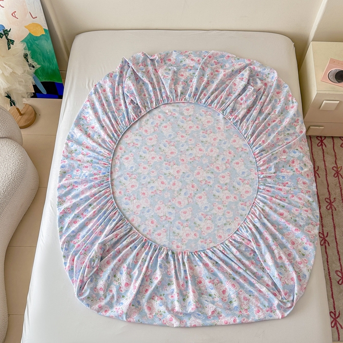 91家纺网 家纺一手货源 找家纺 温眠家纺 2025春夏新款云感棉双层纱床笠单床笠枕套三件套场景二 晚香玉