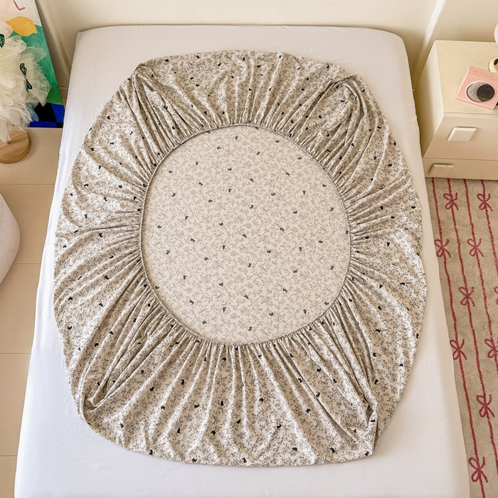 91家纺网 家纺一手货源 找家纺 温眠家纺 2025春夏新款云感棉双层纱床笠单床笠枕套三件套场景二 兔与晚风