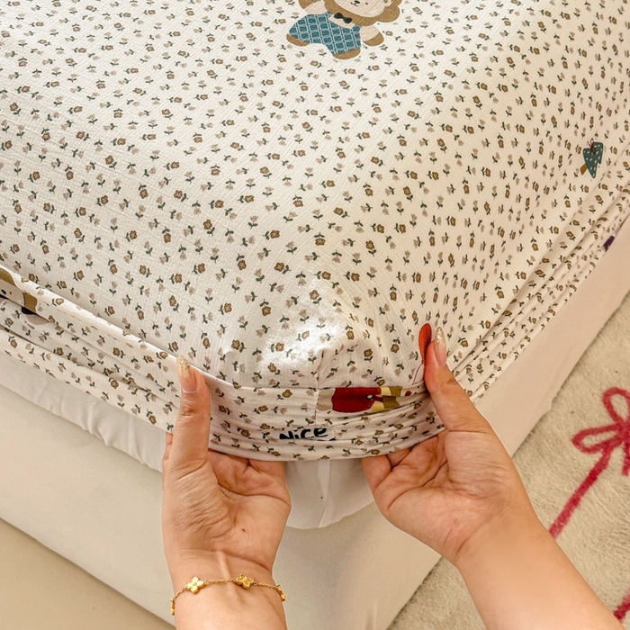 91家纺网 家纺一手货源 找家纺 温眠家纺 2025春夏新款云感棉双层纱床笠单床笠枕套三件套场景二 甜茶