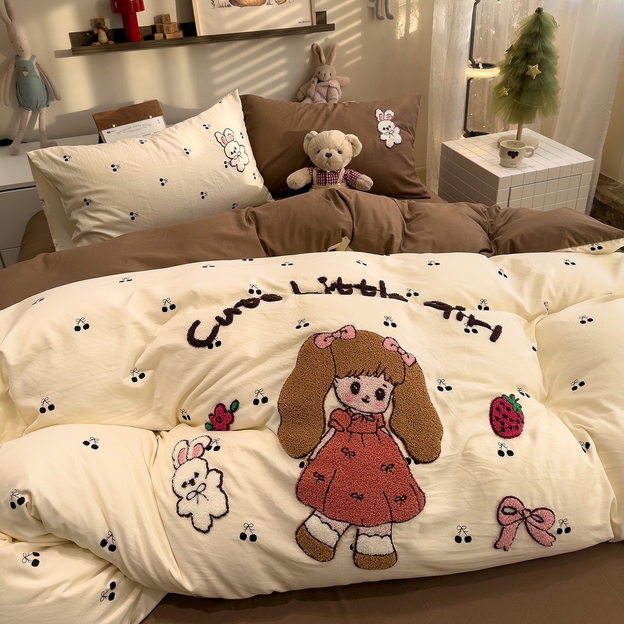 91家纺网 家纺一手货源 找家纺 曼谷家纺 2026新款卡通水洗棉毛巾绣四件套被套 小女孩