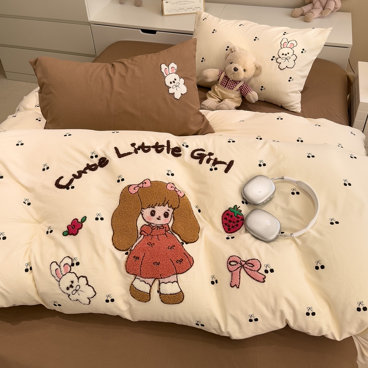 91家纺网 家纺一手货源 找家纺 曼谷家纺 2026新款卡通水洗棉毛巾绣四件套被套 小女孩