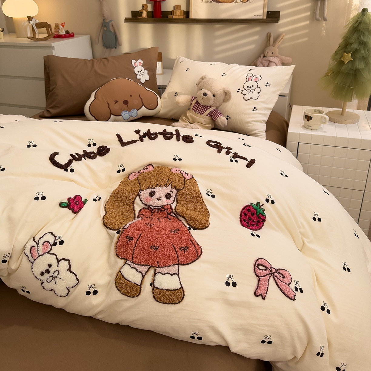 91家纺网 家纺一手货源 找家纺 曼谷家纺 2026新款卡通水洗棉毛巾绣四件套被套 小女孩