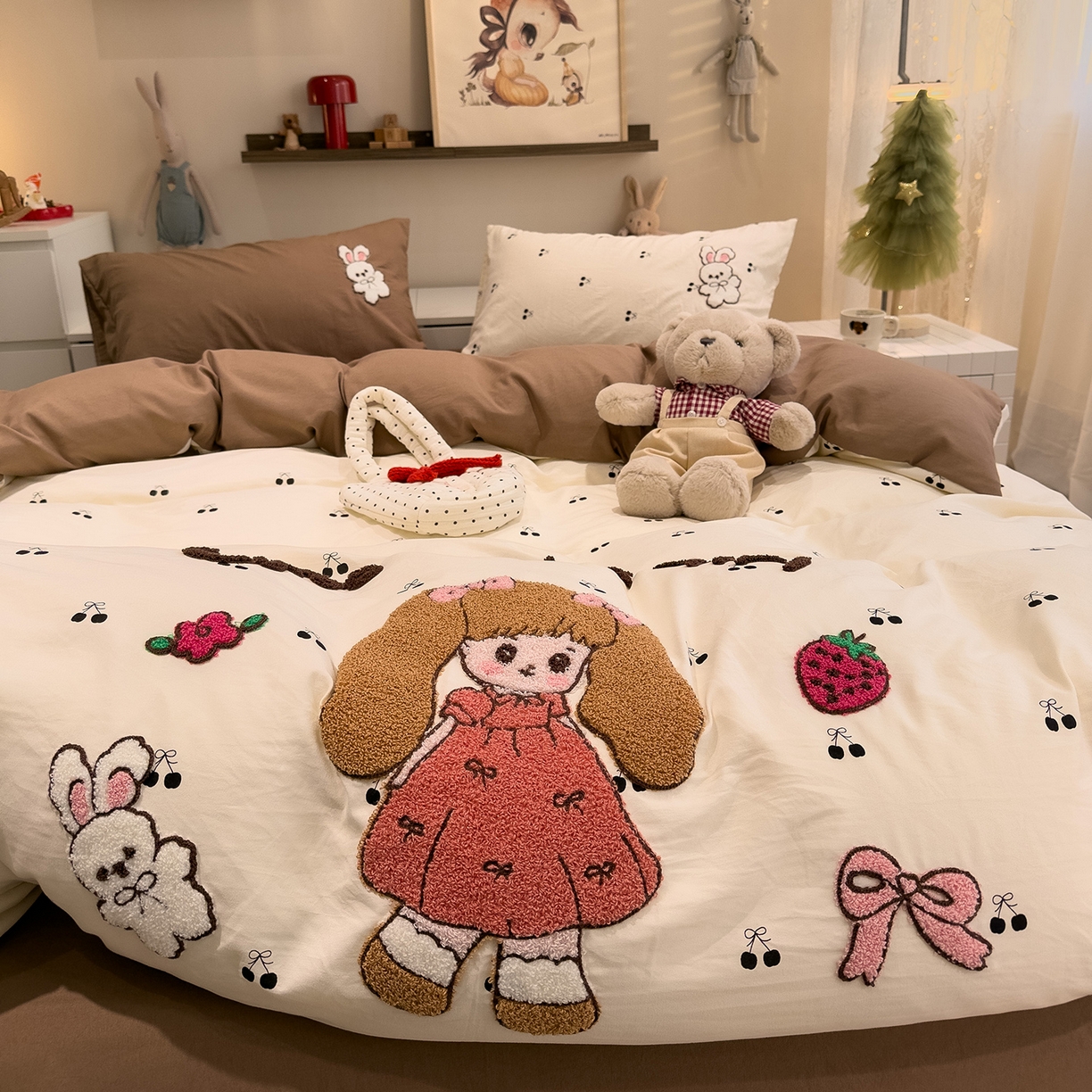 91家纺网 家纺一手货源 找家纺 曼谷家纺 2026新款卡通水洗棉毛巾绣四件套被套 小女孩