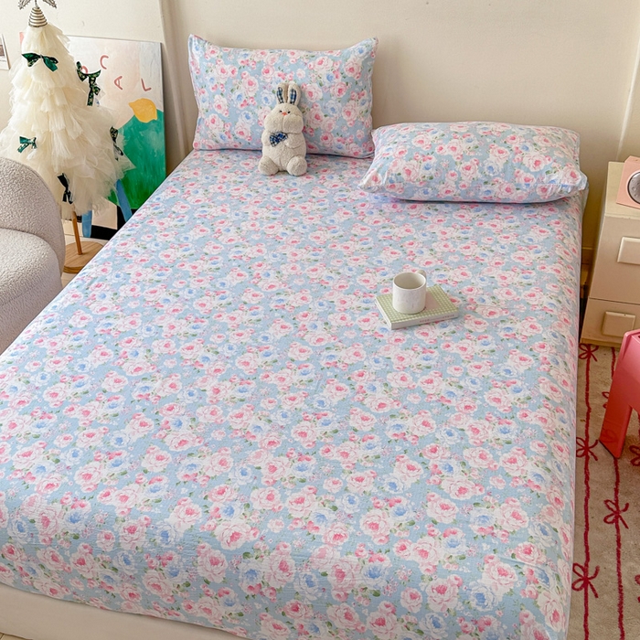 91家纺网 家纺一手货源 找家纺 温眠家纺 2025春夏新款云感棉双层纱床笠单床笠枕套三件套场景二 晚香玉