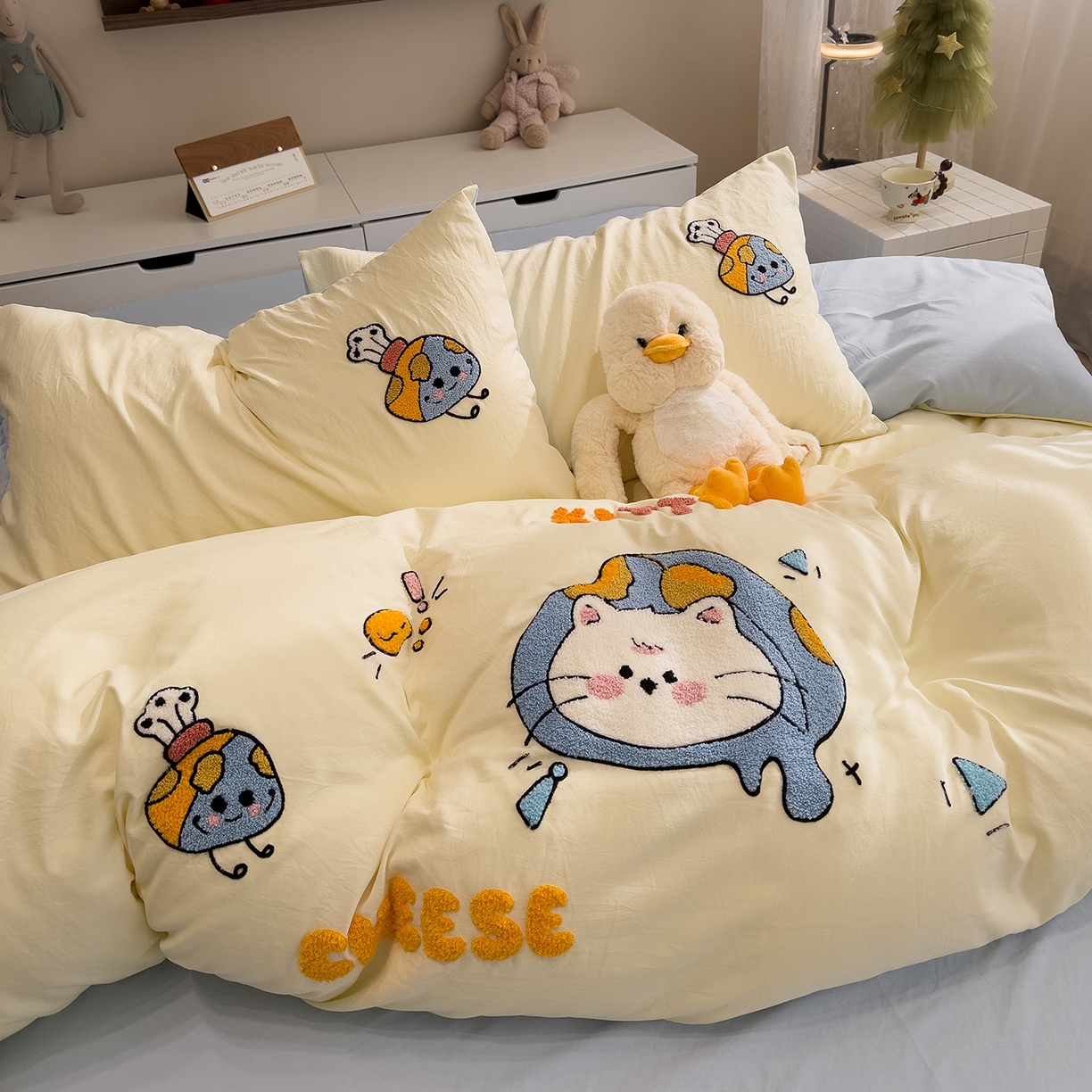 91家纺网 家纺一手货源 找家纺 曼谷家纺 2026新款卡通水洗棉毛巾绣四件套被套 芝士喵喵