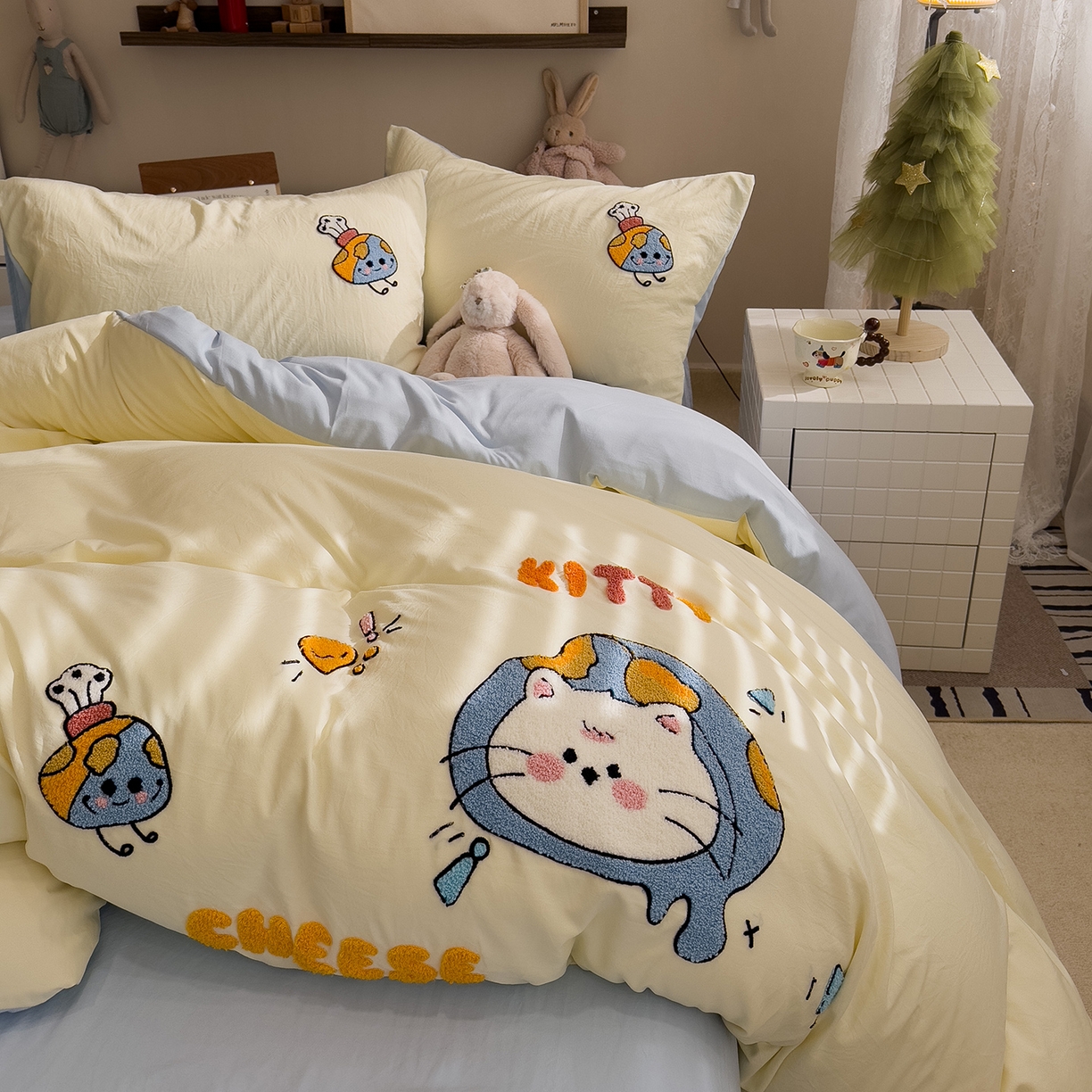 91家纺网 家纺一手货源 找家纺 曼谷家纺 2026新款卡通水洗棉毛巾绣四件套被套 芝士喵喵