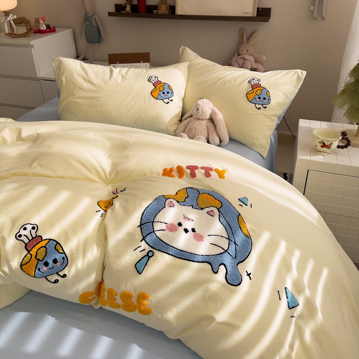 91家纺网 家纺一手货源 找家纺 曼谷家纺 2026新款卡通水洗棉毛巾绣四件套被套 芝士喵喵
