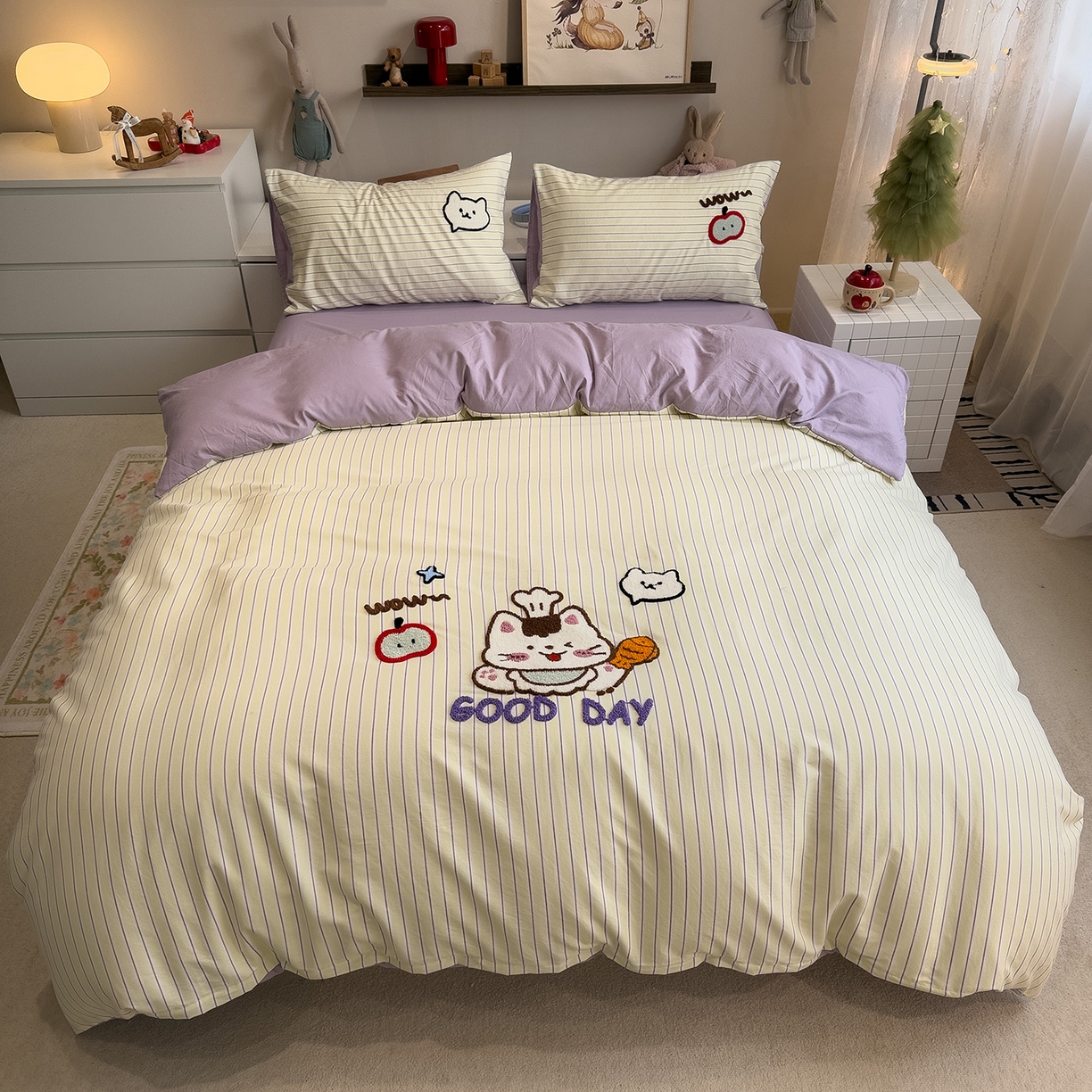 91家纺网 家纺一手货源 找家纺 曼谷家纺 2026新款卡通水洗棉毛巾绣四件套被套 小鱼喵喵酱-紫条