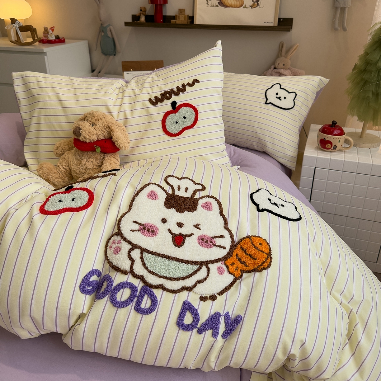 91家纺网 家纺一手货源 找家纺 曼谷家纺 2026新款卡通水洗棉毛巾绣四件套被套 小鱼喵喵酱-紫条