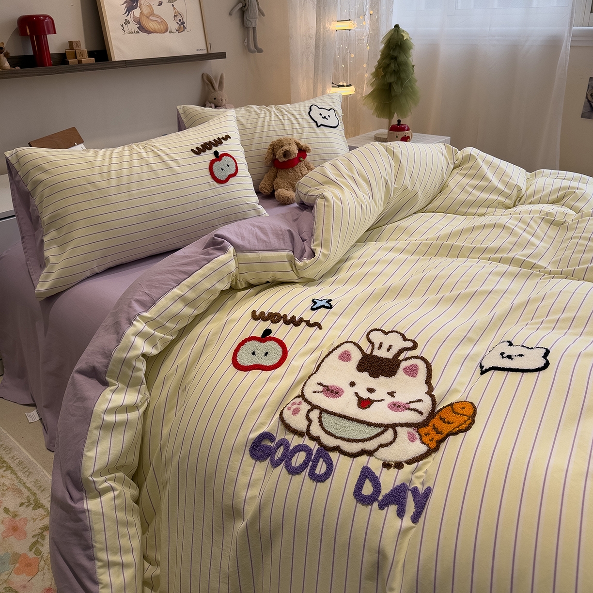 91家纺网 家纺一手货源 找家纺 曼谷家纺 2026新款卡通水洗棉毛巾绣四件套被套 小鱼喵喵酱-紫条