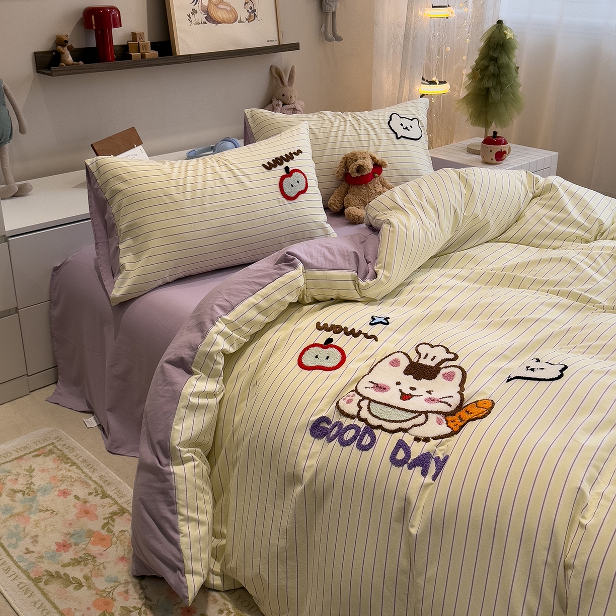 91家纺网 家纺一手货源 找家纺 曼谷家纺 2026新款卡通水洗棉毛巾绣四件套被套 小鱼喵喵酱-紫条