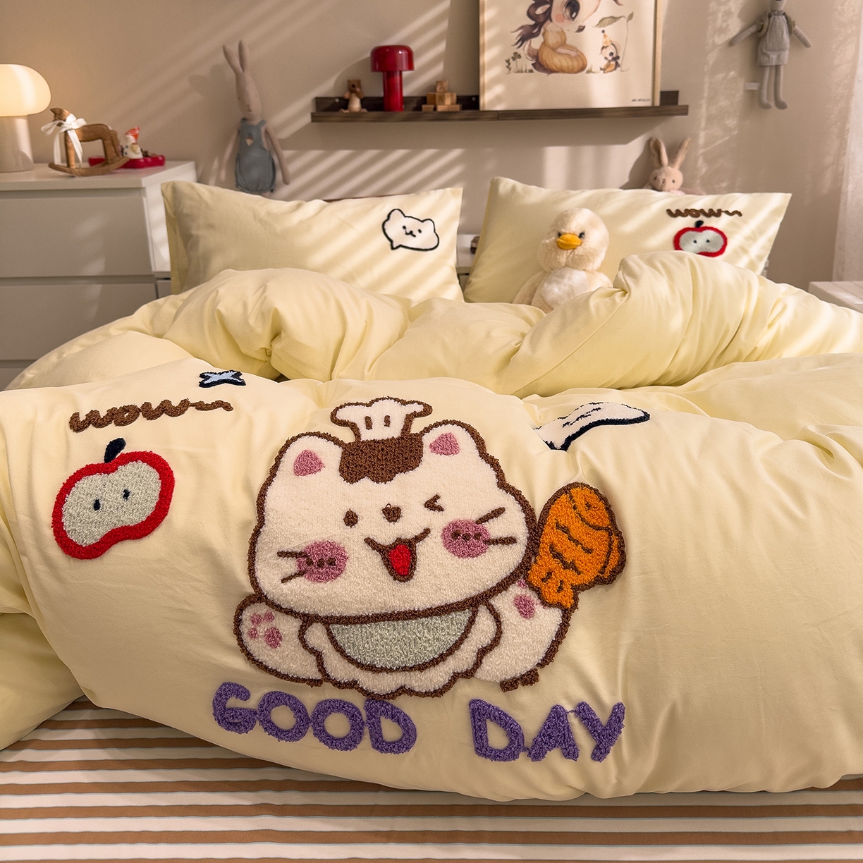 91家纺网 家纺一手货源 找家纺 曼谷家纺 2026新款卡通水洗棉毛巾绣四件套被套 小鱼喵喵酱-芝士咖条