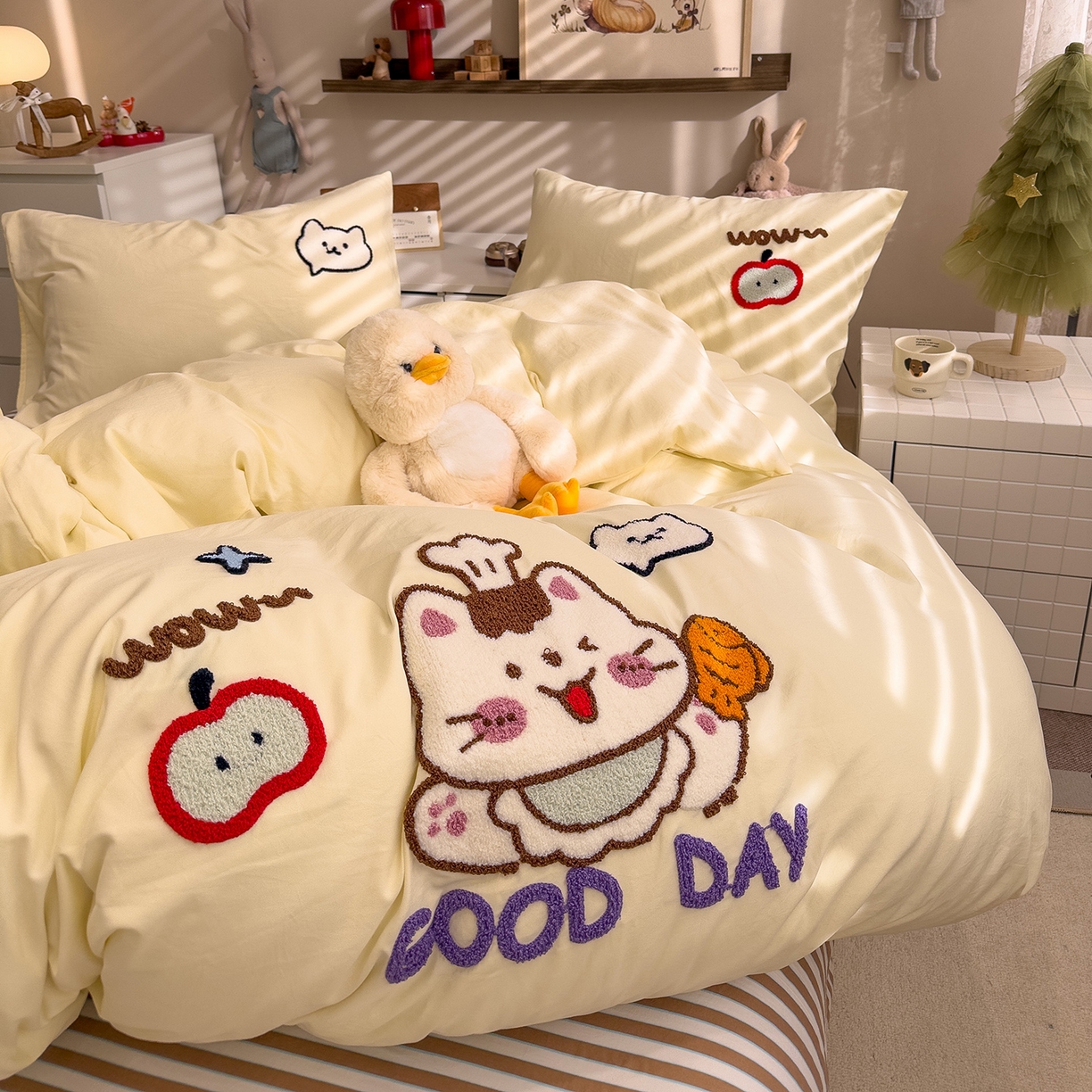 91家纺网 家纺一手货源 找家纺 曼谷家纺 2026新款卡通水洗棉毛巾绣四件套被套 小鱼喵喵酱-芝士咖条