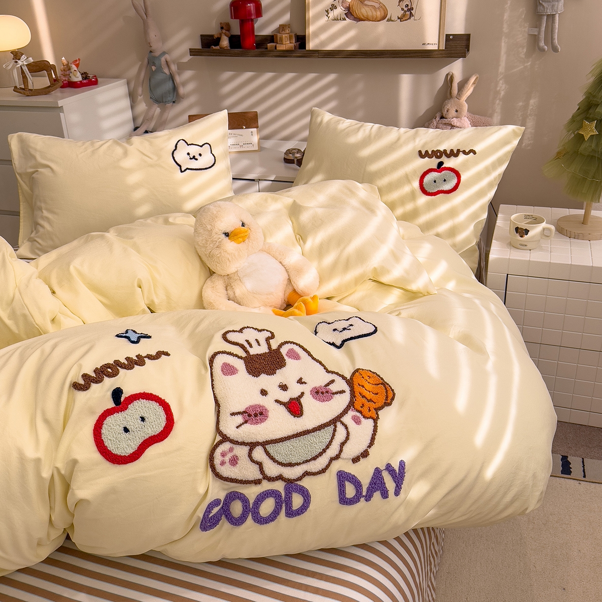 91家纺网 家纺一手货源 找家纺 曼谷家纺 2026新款卡通水洗棉毛巾绣四件套被套 小鱼喵喵酱-芝士咖条