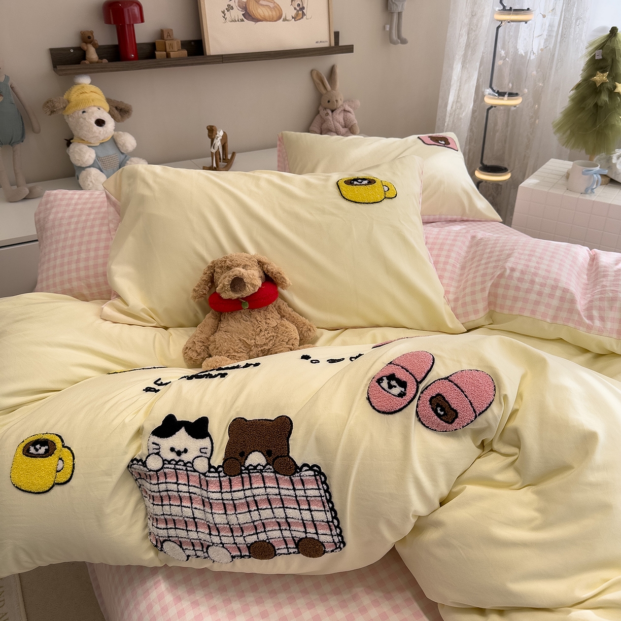91家纺网 家纺一手货源 找家纺 曼谷家纺 2026新款卡通水洗棉毛巾绣四件套被套 韩系小窝