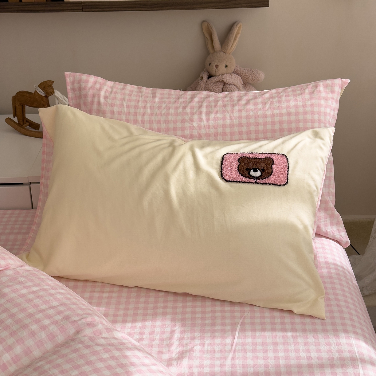 91家纺网 家纺一手货源 找家纺 曼谷家纺 2026新款卡通水洗棉毛巾绣四件套被套 韩系小窝