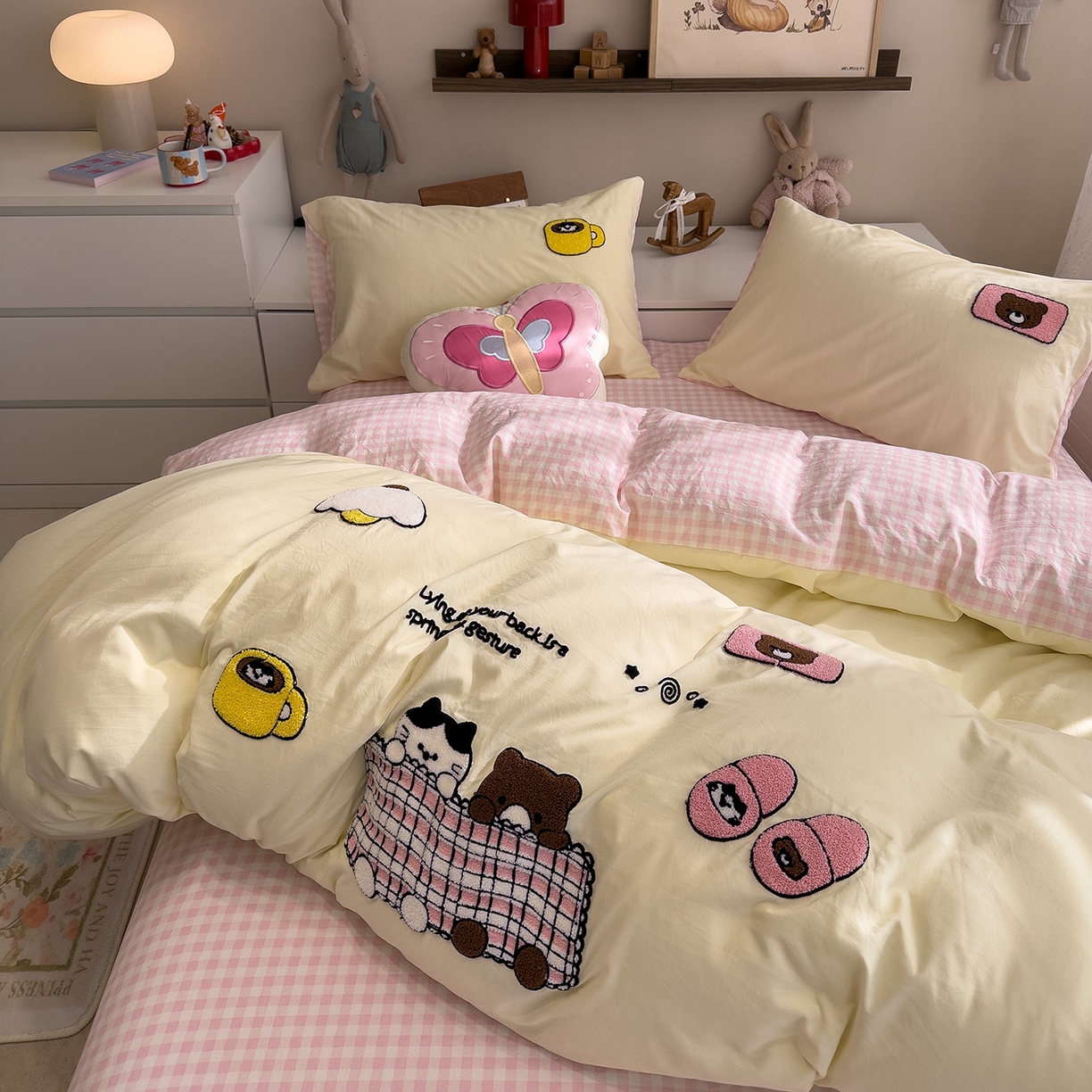 91家纺网 家纺一手货源 找家纺 曼谷家纺 2026新款卡通水洗棉毛巾绣四件套被套 韩系小窝