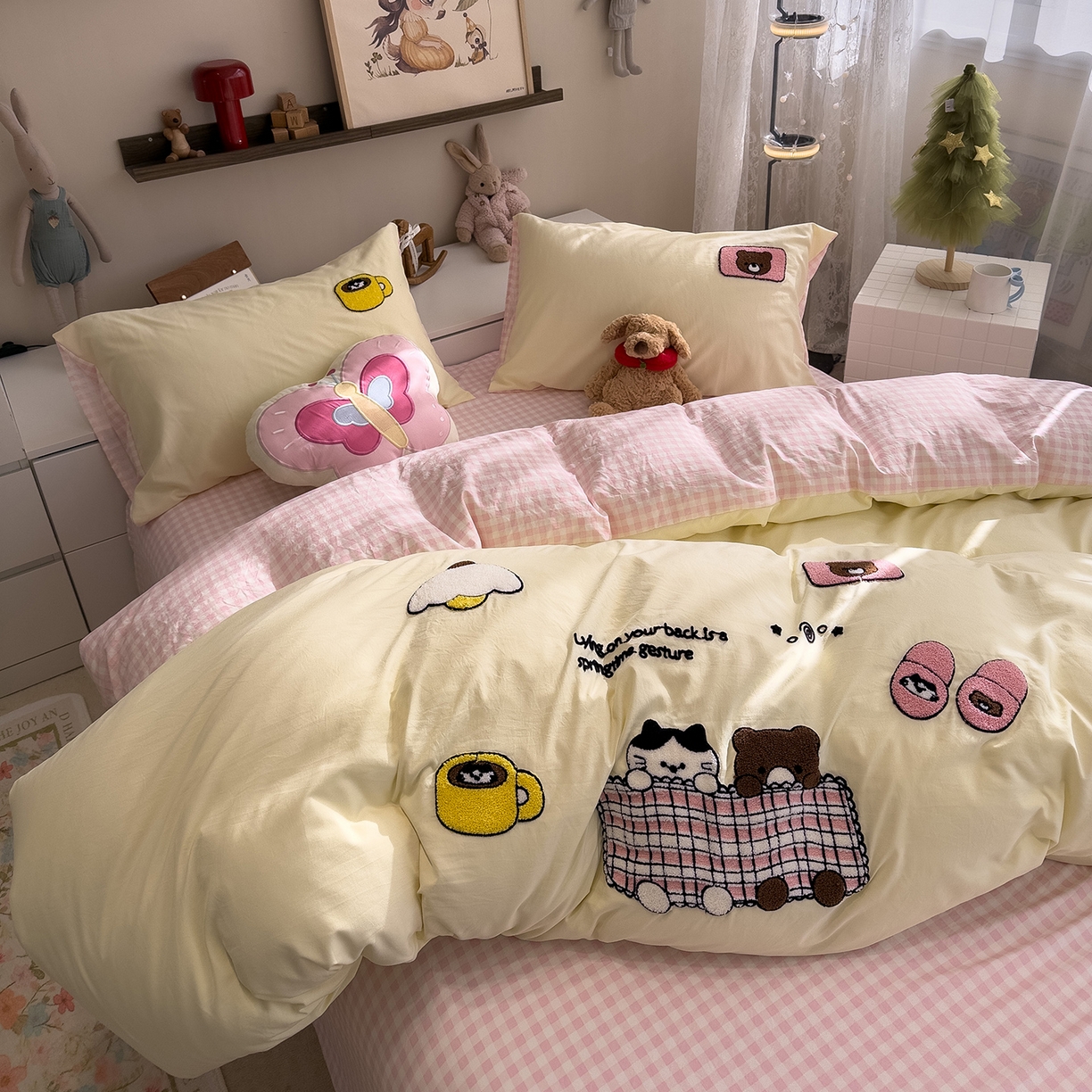 91家纺网 家纺一手货源 找家纺 曼谷家纺 2026新款卡通水洗棉毛巾绣四件套被套 韩系小窝