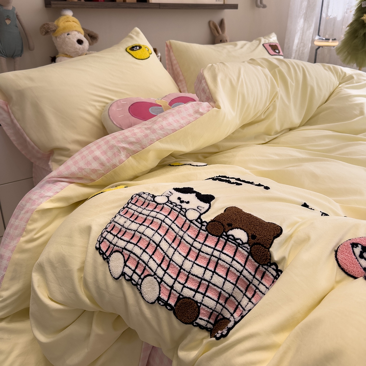 91家纺网 家纺一手货源 找家纺 曼谷家纺 2026新款卡通水洗棉毛巾绣四件套被套 韩系小窝