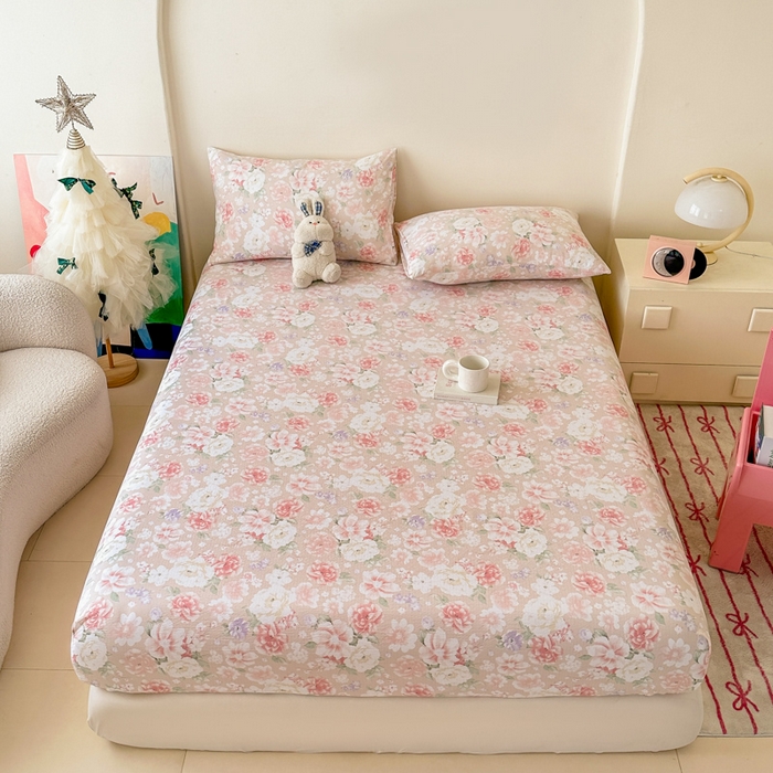 91家纺网 家纺一手货源 找家纺 温眠家纺 2025春夏新款云感棉双层纱床笠单床笠枕套三件套场景二 国色芳华