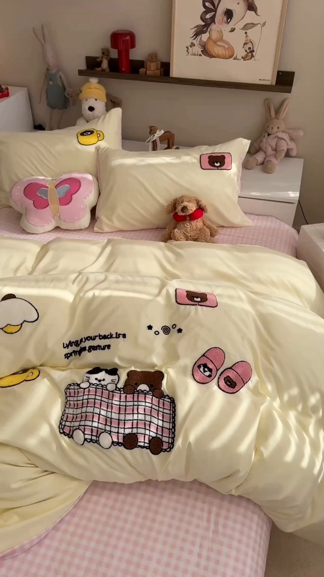 91家纺网 家纺一手货源 找家纺 曼谷家纺 2026新款卡通水洗棉毛巾绣四件套被套 韩系小窝