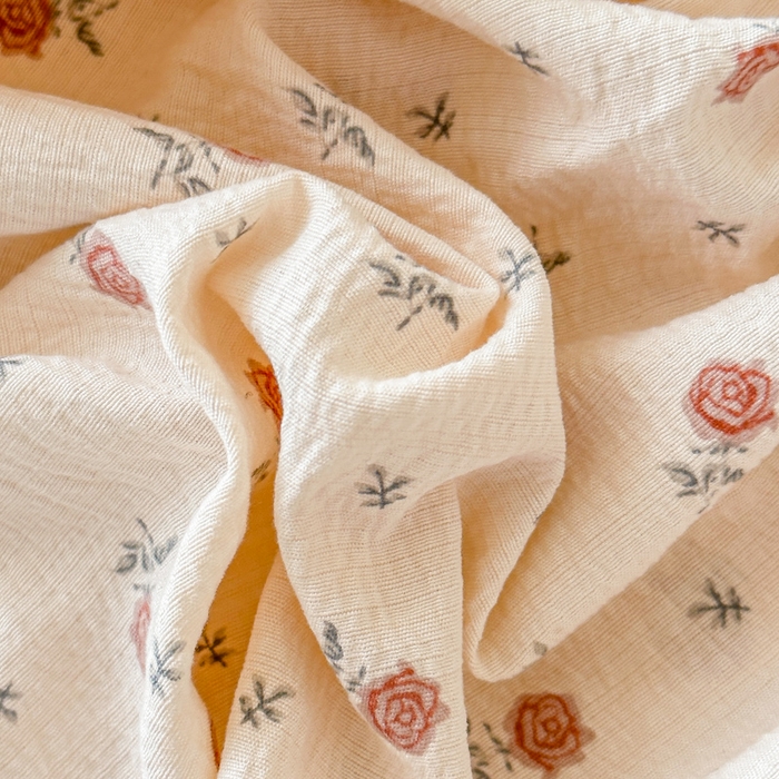 91家纺网 家纺一手货源 找家纺 温眠家纺 2025春夏新款云感棉双层纱床笠单床笠枕套三件套场景二 旧梦难续