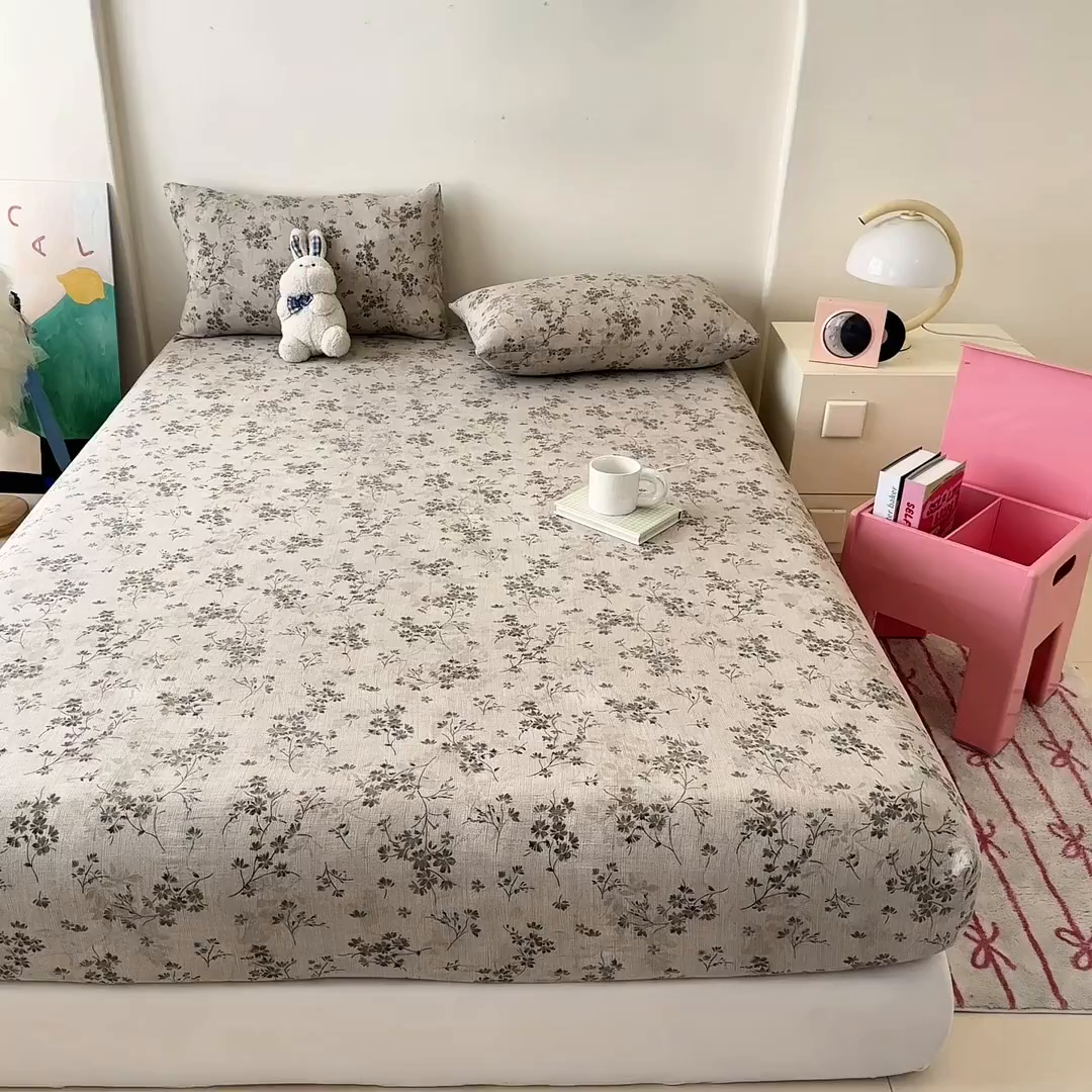 91家纺网 家纺一手货源 找家纺 温眠家纺 2025春夏新款云感棉双层纱床笠单床笠枕套三件套场景二 秋风萧瑟