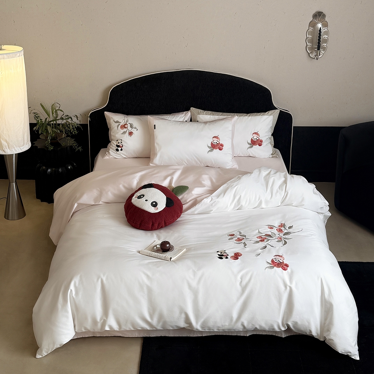 91家纺网 家纺一手货源 找家纺 鹿班家居 2026春季新品100S长绒棉精密刺绣系列四件套-熊猫荔荔 熊猫荔荔-粉色（标准会员-20元）