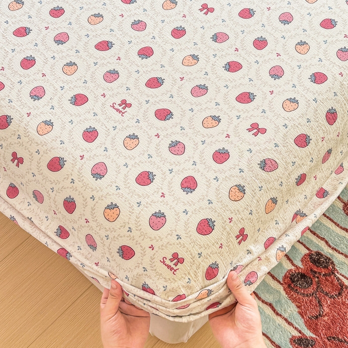 91家纺网 家纺一手货源 找家纺 温眠家纺 2025新款云感皱皱双层纱床笠 芝芝莓莓