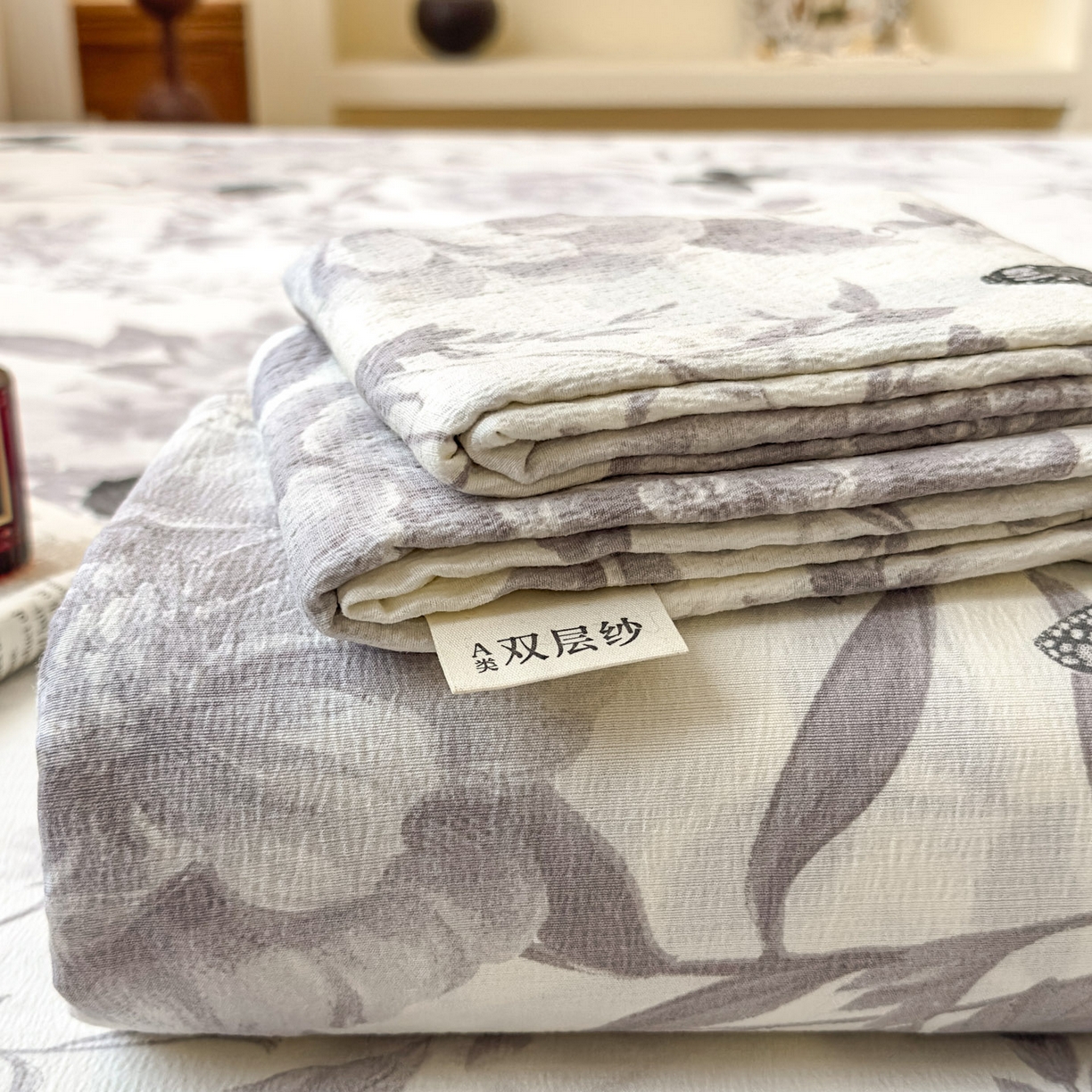 91家纺网 家纺一手货源 找家纺 温眠家纺 2025新款双层纱单件床笠床单 灰色蝶
