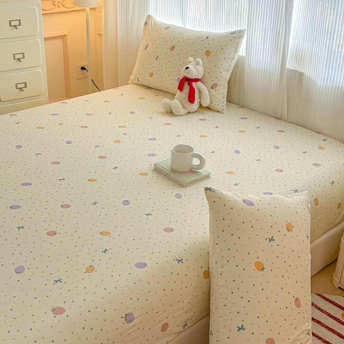 91家纺网 家纺一手货源 找家纺 温眠家纺 2025新款高克重云感双层纱床笠三件套学生床二件套床笠单品 双层纱床笠-草莓波点