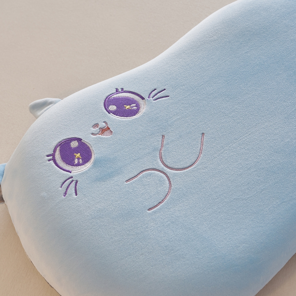 91家纺网 家纺一手货源 找家纺 铺尚美家纺 2026可爱卡通儿童猫肚枕学生幼儿园卡通记忆棉枕头枕芯30*50cm 大眼喵喵记忆枕-蓝