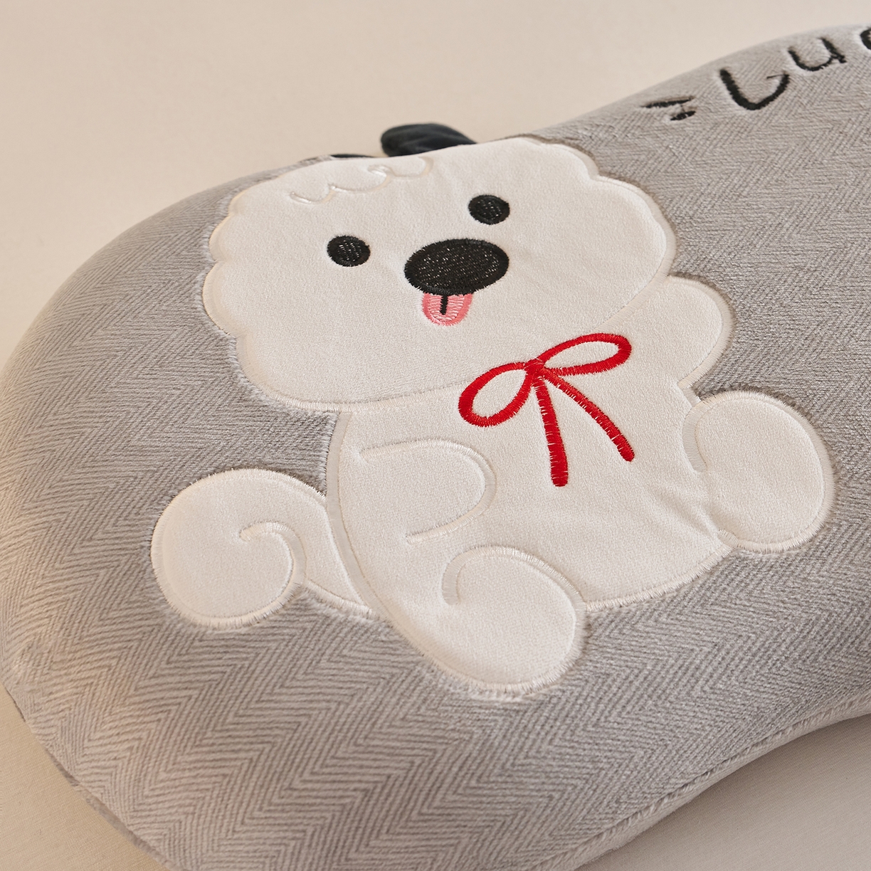 91家纺网 家纺一手货源 找家纺 铺尚美家纺 2026可爱卡通儿童猫肚枕学生幼儿园卡通记忆棉枕头枕芯30*50cm Lucky羊咩咩记忆枕-灰