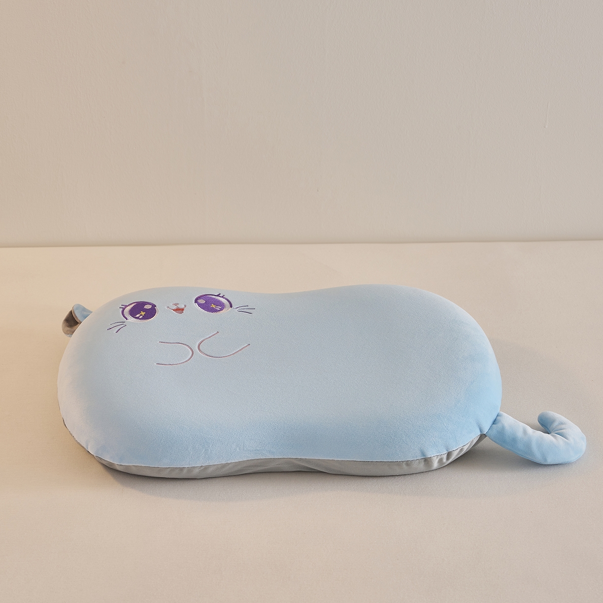 91家纺网 家纺一手货源 找家纺 铺尚美家纺 2026可爱卡通儿童猫肚枕学生幼儿园卡通记忆棉枕头枕芯30*50cm 大眼喵喵记忆枕-蓝