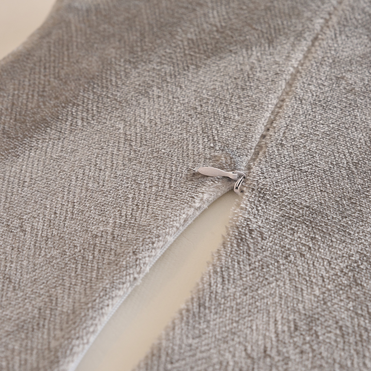 91家纺网 家纺一手货源 找家纺 铺尚美家纺 2026可爱卡通儿童猫肚枕学生幼儿园卡通记忆棉枕头枕芯30*50cm Lucky羊咩咩记忆枕-灰