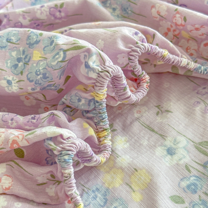 91家纺网 家纺一手货源 找家纺 温眠家纺 2025新款高克重云感双层纱床笠三件套学生床二件套床笠单品 双层纱床笠-海棠花颂紫