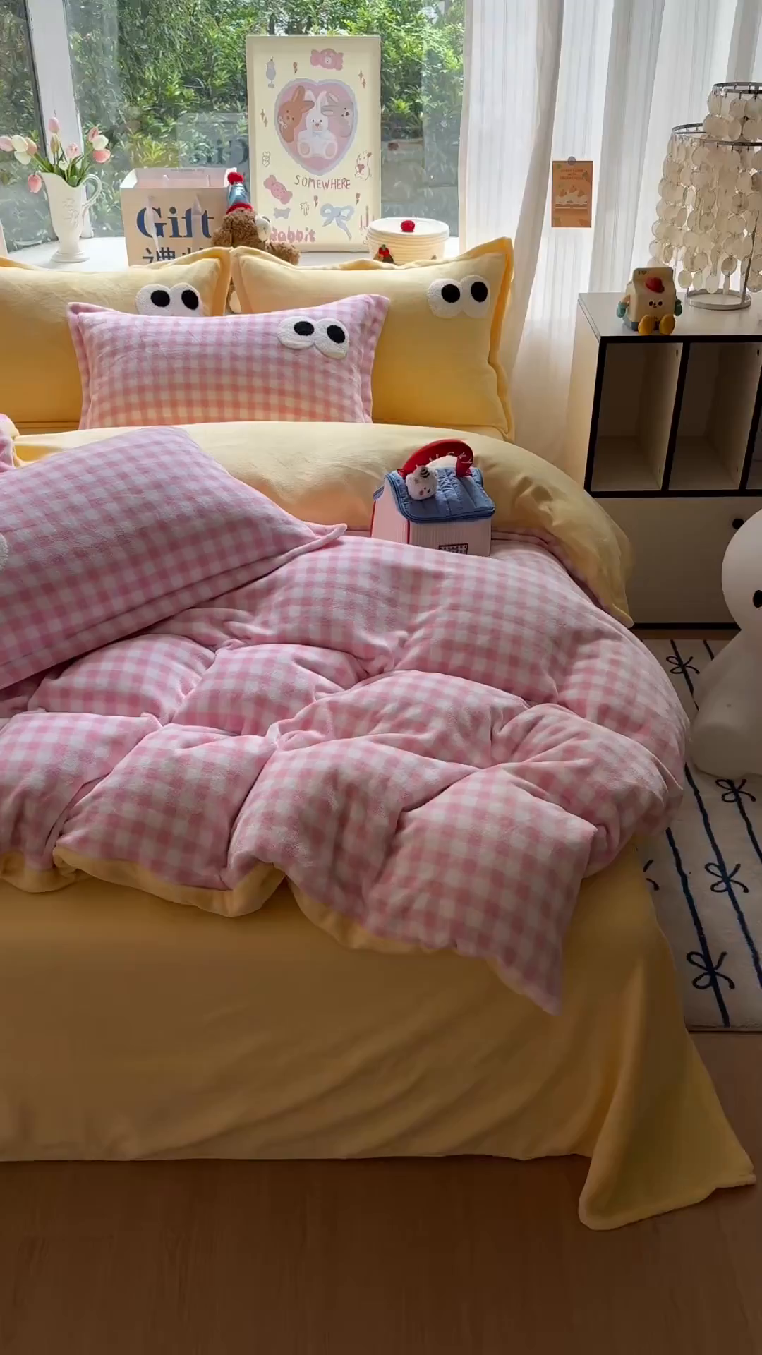 91家纺网 家纺一手货源 找家纺 （总）温眠家纺 2025新款ins加厚毛巾绣大眼睛混搭撞色奶油格子牛奶绒四件套