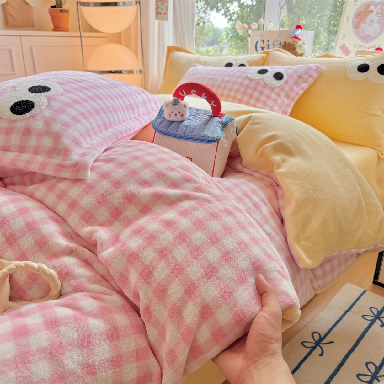 （总）温眠家纺 2025新款ins加厚毛巾绣大眼睛混搭撞色奶油格子牛奶绒四件套