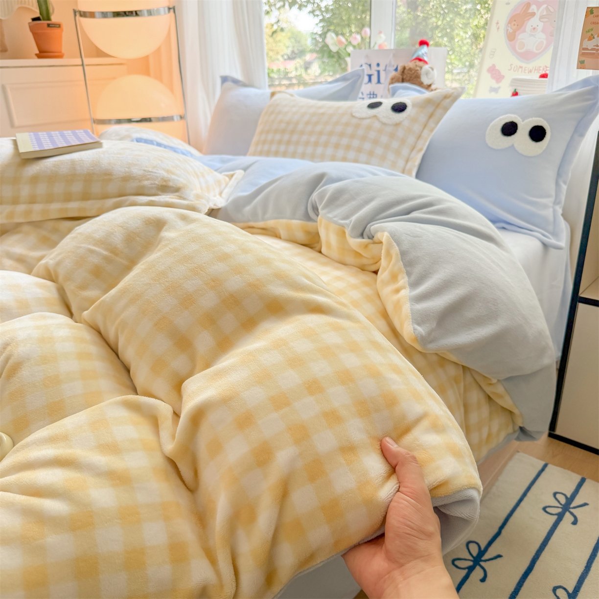 温眠家纺 2025新款ins加厚毛巾绣大眼睛混搭撞色奶油格子牛奶绒四件套 绒-黄格天蓝
