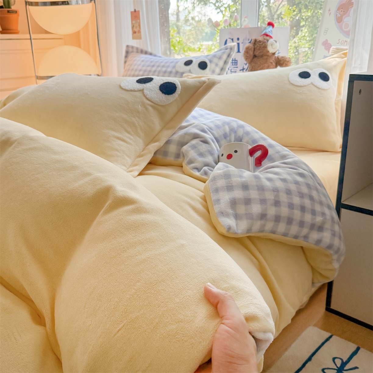 温眠家纺 2025新款ins加厚毛巾绣大眼睛混搭撞色奶油格子牛奶绒四件套 绒-米黄蓝格