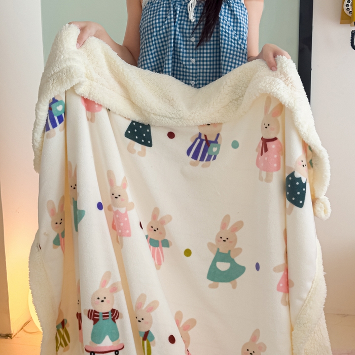 91家纺网 家纺一手货源 找家纺 温眠家纺 2025新款ins羊羔绒牛奶绒可被套休闲毯单被套-毯子图 羊-花间兔